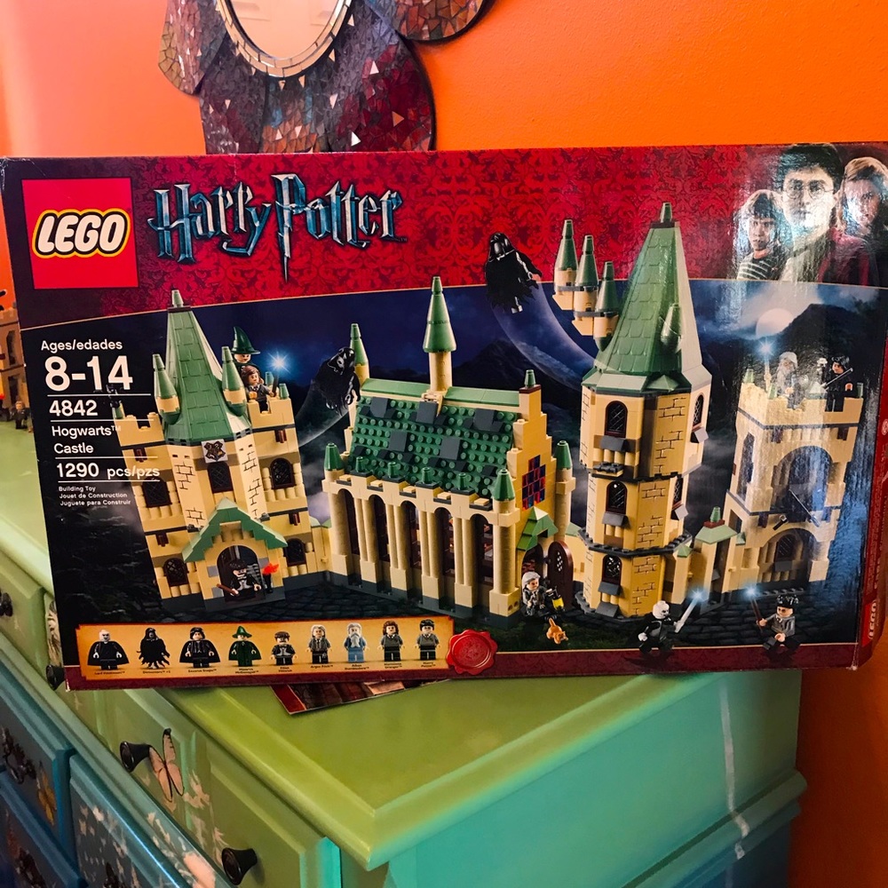 Lego Harry Potter Hogwarts Castle 4842 - Retired